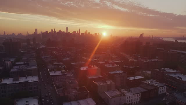 BROOKLYN SKYLINE AERIAL DRONE 4K SHOT, ANIMATION, MOODY, SUNSET WITH LENSFLARE