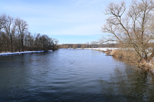 Januar 20, 2024, Iserlohn:  Winter landscape on the Ruhr near Iserlohn in the Sauerland