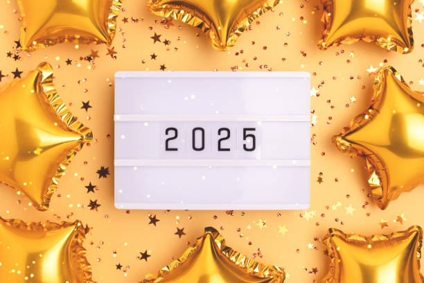 金色の背景に2024年の数字が描かれたライトボックス。