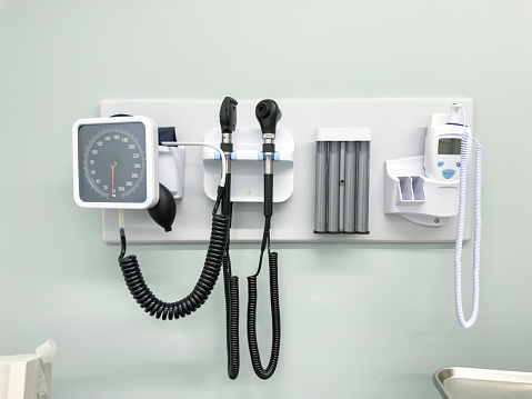 Integrated wall diagnostic system in doctor’s exam room