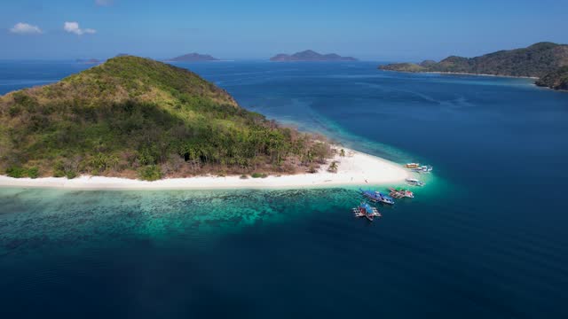 4K Aerial Drone video of Cagdanao island in Palawan, Philippines