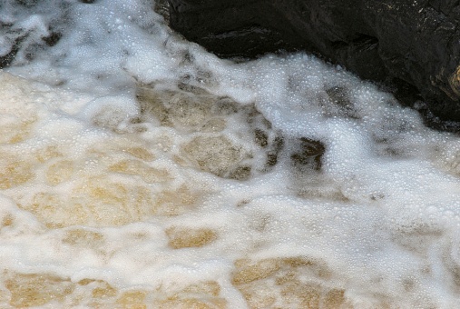 And we have mighty rivers, with incredible force and a large amount of water, in the breaks it looks foamy.
