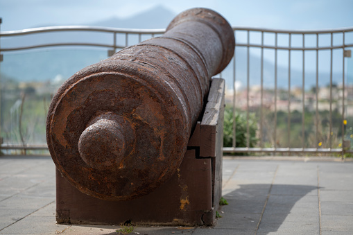 Procida: Cannone dal belvedere di Corricella