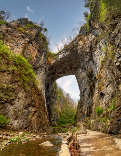 istock Natural Bridge Virginia: A Majestic Geological Wonder 2148559249