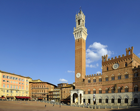 Piazza del Campo (Campo Square), Palazzo Pubblico and Torre del Mangia (Mangia Tower) in Siena, Tuscany, Italy, UNESCO World Heritage Site