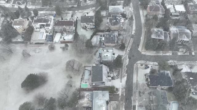 Blizzard comes to residential area in suburban Toronto, Canada