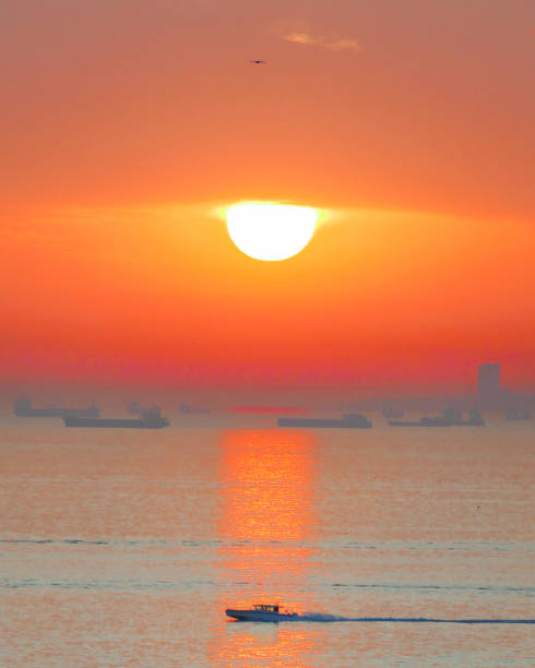 istock Sunset over the Sea in Istanbul 2148639578