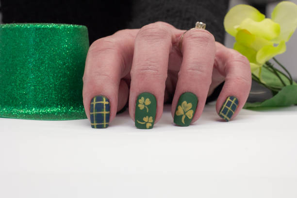 istock Saint Patrick’s Day Nail Art Design 2148642537
