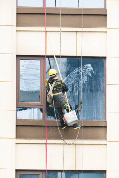 Window Rapelling 70+ Rappelling Built Structure Glass Rope Stock Photos, Pictures ...