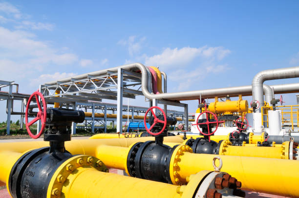 istock The pipe and valve oil fields 2148663212