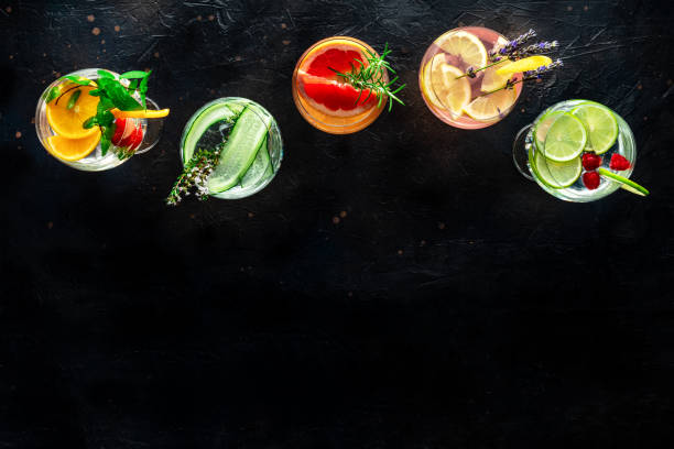 istock Fancy cocktails with fresh fruit. Gin and tonic drinks with ice at a party 2148683949