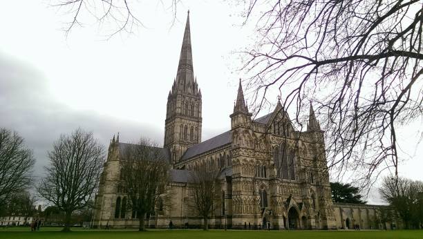 istock Salisbury cathedral on a cloudy day 2148735000