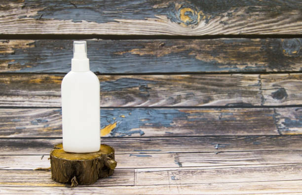 istock White cosmetic spray bottle mockup. 2148738268