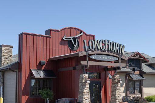 Indianapolis - April 13, 2024: LongHorn Steakhouse casual dining restaurant. LongHorn Steakhouse is owned and operated by Darden Restaurants.