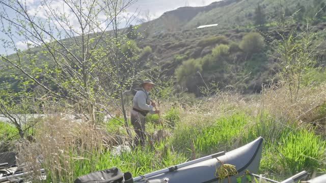 Men on fly fishing trip in Central Oregon