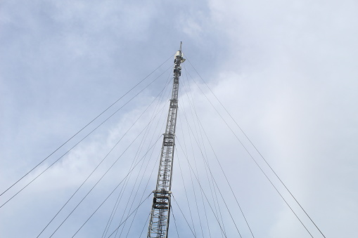 Amateur radio antenna with blue sky background