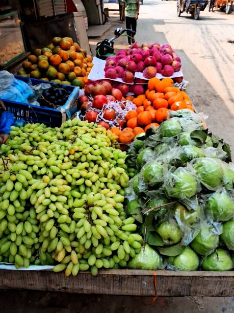 istock Street fruits van 2148854714