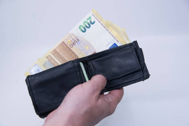 istock two hundred euro banknote, business and finances 2148966640