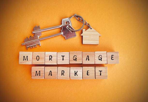 istock Mortgage  market and keys 2149022755