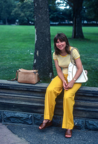 istock Washington DC - Sightseer Resting on the Mall - 1977 2149027793