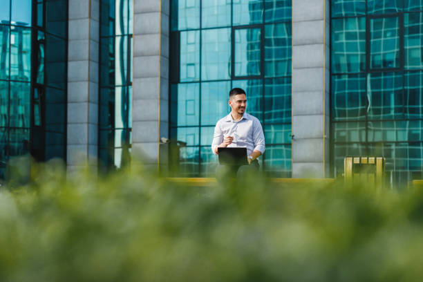 istock Outdoor business session 2149029065