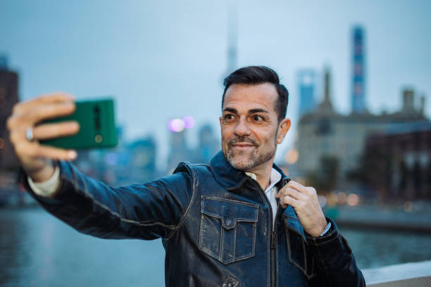 istock Cityscape selfie by the river 2149082609