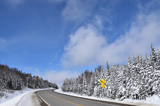 Une route en hiver, Québec, Canada