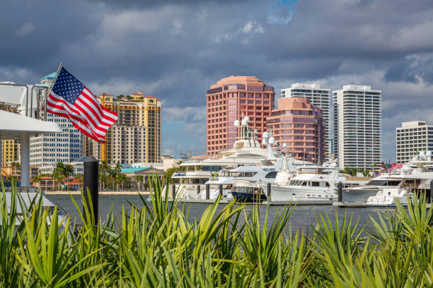 istock Boats and building, view from de bike path in West palm beach 2149128491