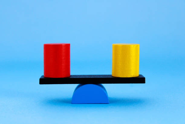 Cylinders of equal weight and volume in equilibrium