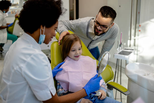 istock Family dental visit with diverse professionals 2149253087
