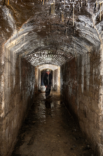 Terni, Umbria, Italia: Cunicoli sotterranei adebiti in tempo di guerra a rifugi antiaerei.