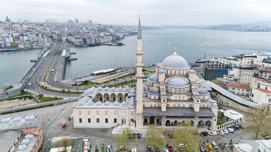 The New Mosque (Turkish: Yeni Cami, originally named the Valide Sultan Mosque, Turkish: Valide Sultan Camii)