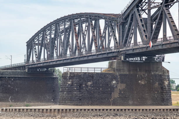 Details, truss bridge over the river