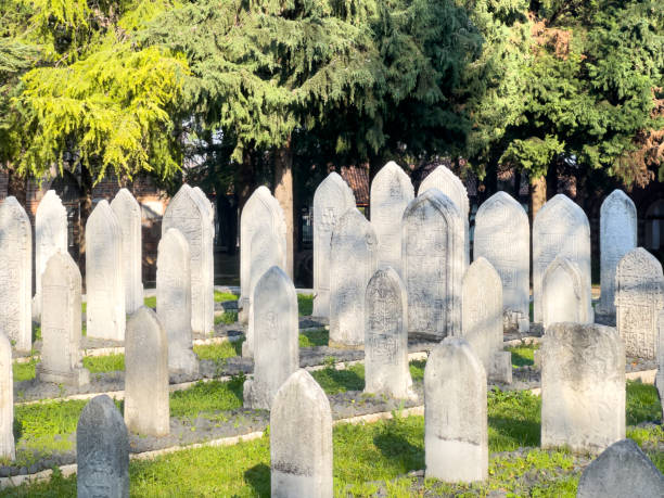 The historical Muradiye Mosque complex, belonging to the Ottoman Empire, located in Bursa, is one of the places frequented by tourists.
