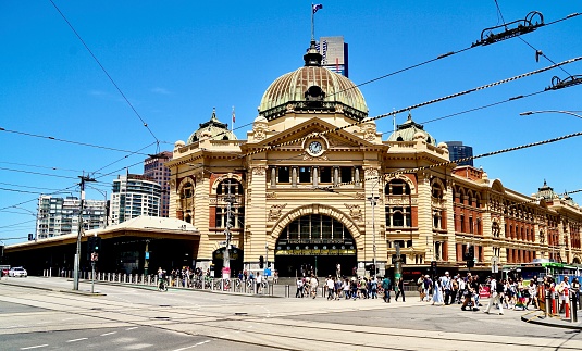 Melbourne's Midday Melody: The Vibrant Heartbeat of Flinders Street Station