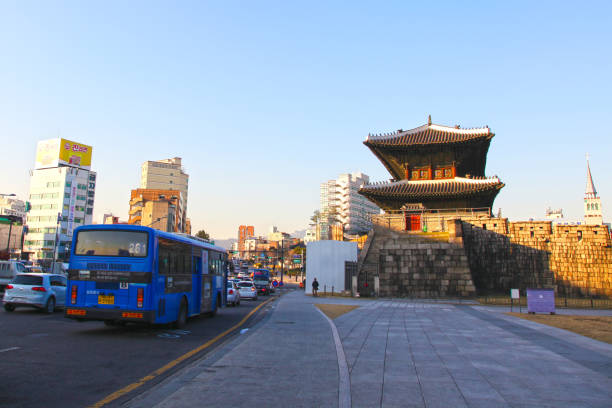 Dongdaemun Gate (East Main Gate) in downtown Seoul, South Korea. Seoul, South Korea - 29th November 2016.
Dongdaemun Gate (East Main Gate) in downtown Seoul, South Korea. seoul bus stock pictures, royalty-free photos & images
