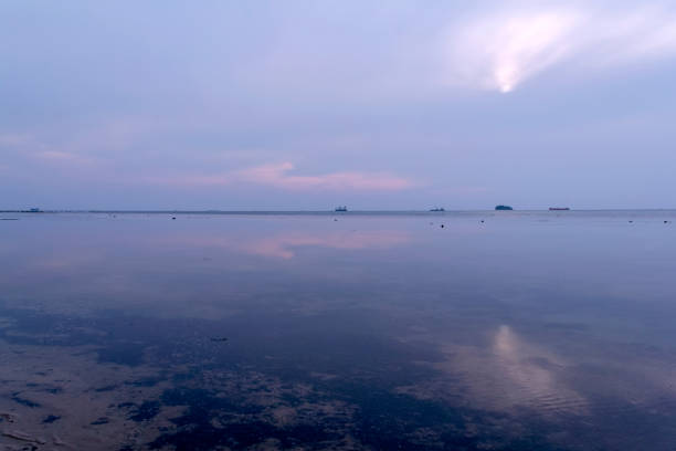Nirwana Beach Padang is located not far from the largest and most historic port. As night approaches you will see twinkling lights around the harbor which makes the atmosphere feel romantic.
