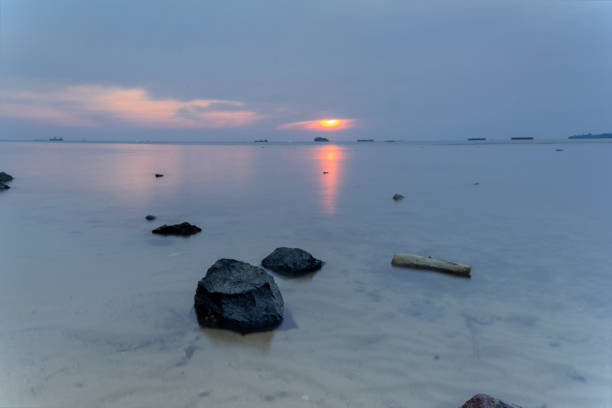 Nirwana Beach Padang is located not far from the largest and most historic port. As night approaches you will see twinkling lights around the harbor which makes the atmosphere feel romantic.
