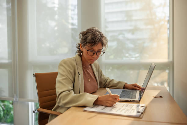 istock Businesswoman working in the office 2149608613