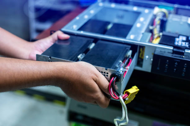 Selective focus to technical support is replacing the batteries of UPS.