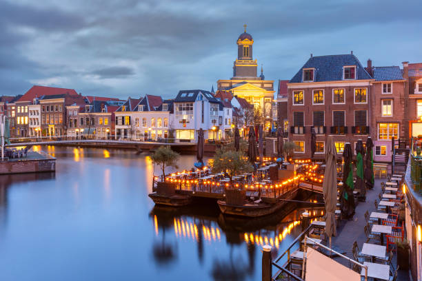 istock Christmas Leiden canal Oude Rijn 2149729653
