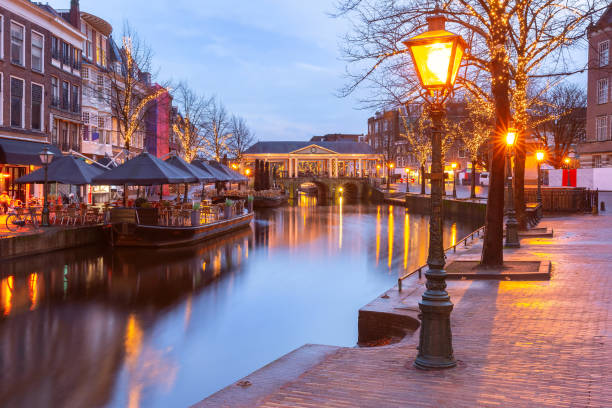 istock Christmas Leiden bridge Koornbrug 2149729659