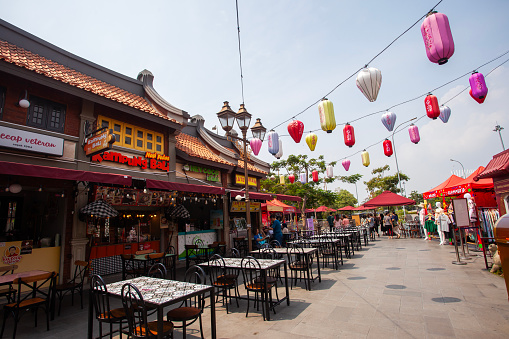 PIK Pantjoran, a trade and service area with thematic Chinese culture, is a culinary center and a popular tourist area in Pantai Indah Kapuk, North Jakarta, Indonesia.