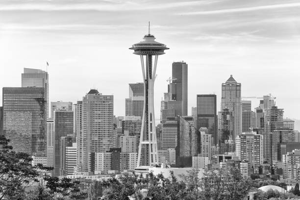 istock Seattle Skylines Black and White 2149750630