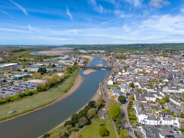 istock Aerial view of River Taw through Barnstaple 2149835872