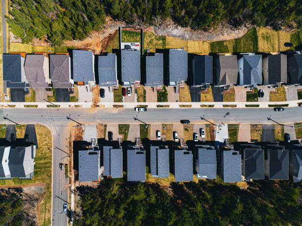 istock Townhouse Neighbourhood 2149884144