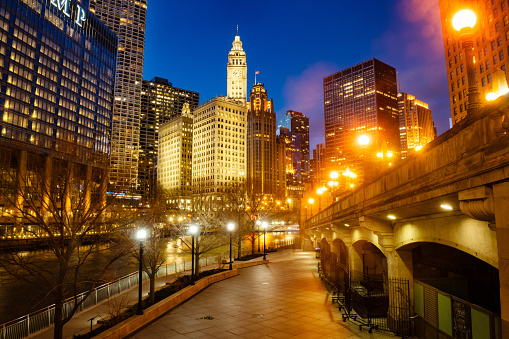 This is a photograph of the downtown Chicago, Illinois Riverwalk view at dusk.