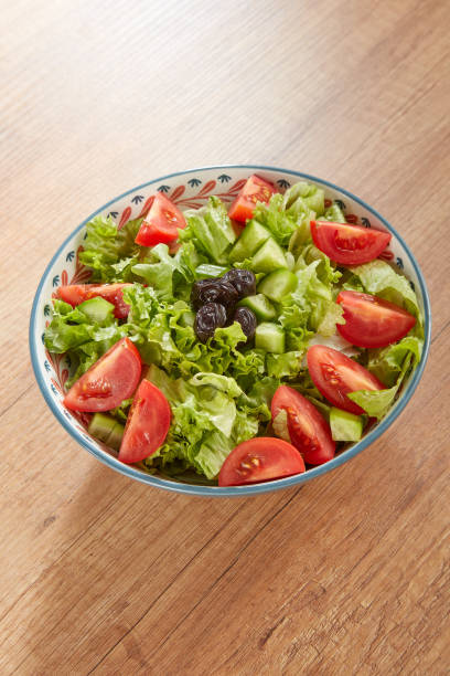 Green Salad With Tomatoes and Olives