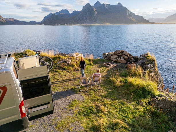 istock Road Trip Pause by the Mountain Lake 2149959318