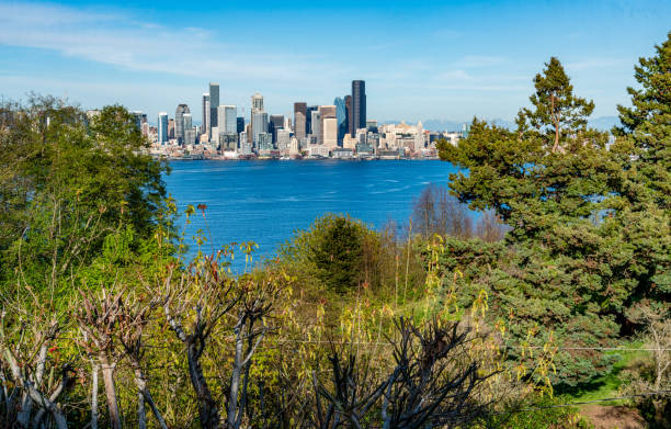 istock Seattle Travel Scene 2 2150006723
